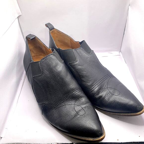 Lucky Brand Black Leather Western Low top Ankle Bootie Block Heel 1" Sz 10 / 40 - Picture 1 of 8